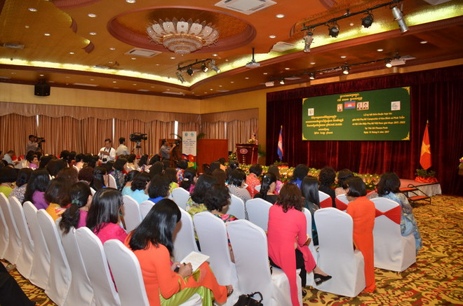 Tăng cường hợp tác giữa Hội phụ nữ Việt Nam và Campuchia ảnh 1