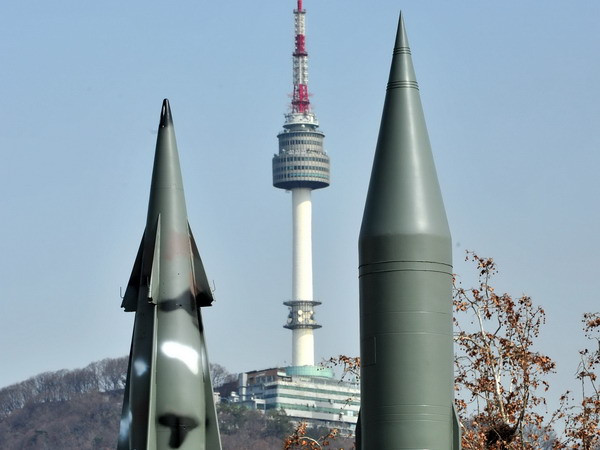 Triều Tiên lại phóng thêm một quả tên lửa tầm ngắn ảnh 1