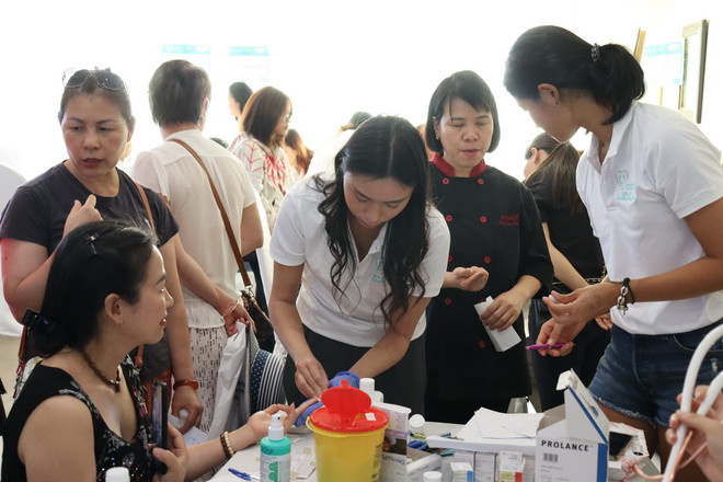 ttxvn_0809_sec kham benh (2).jpg