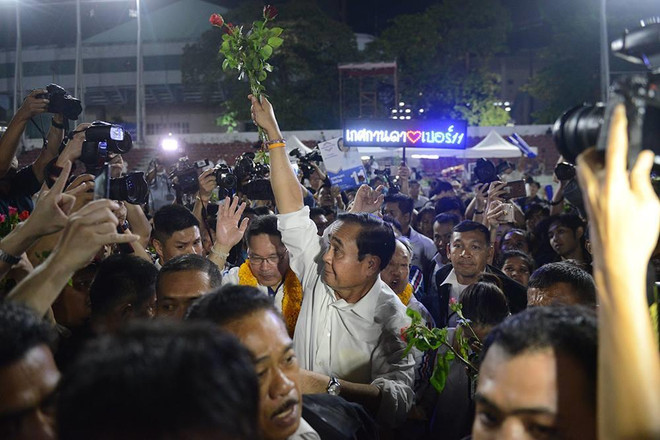 Các đảng ở Thái Lan tổ chức mitting lần cuối trước tổng tuyển cử ảnh 2