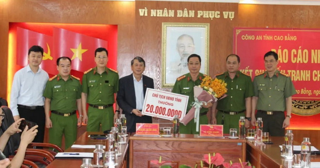 Cán bộ chiến sỹ Phòng cảnh sát Phòng chống tội phạm về ma túy Công an tỉnh Cao Bằng nhiều lần được lãnh đạo tỉnh Cao Bằng ghi nhận, khen thưởng. (Ảnh: TTXVN phát) Công an Cao Bằng bắt giữ 370 đối tượng buôn bán ma túy ảnh 1