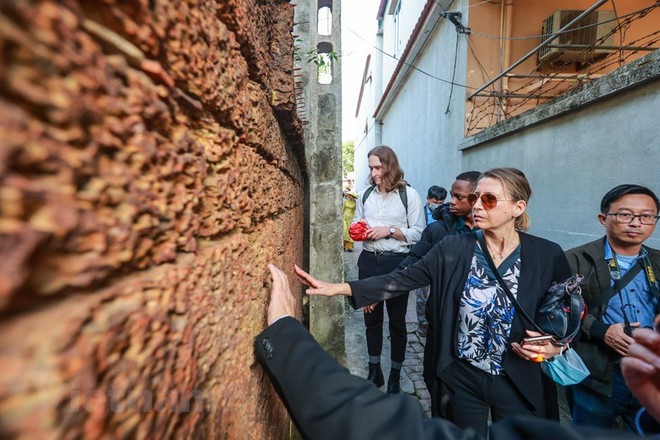 Ẩm thực làng cổ Đường Lâm hấp dẫn du khách thập phương ảnh 1