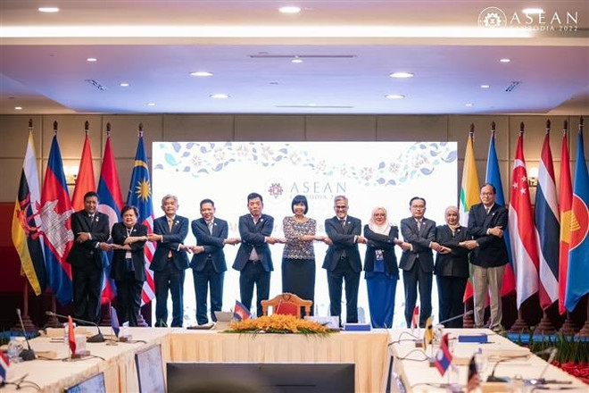 Quan chức ASEAN họp trù bị cho Hội nghị Cấp cao ASEAN lần thứ 40, 41 ảnh 1