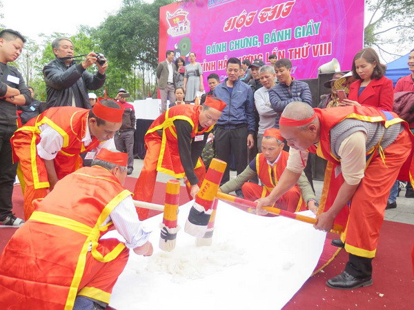Đặc sắc hội thi bánh chưng, bánh dày tại Lễ hội Côn Sơn-Kiếp Bạc ảnh 1