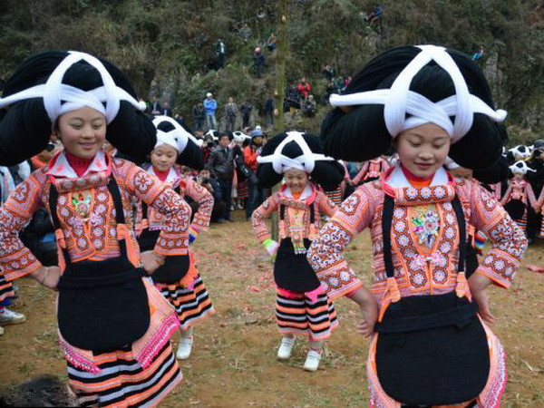 Dân tộc dùng tóc rụng làm vật trang sức ở Trung Quốc ảnh 2