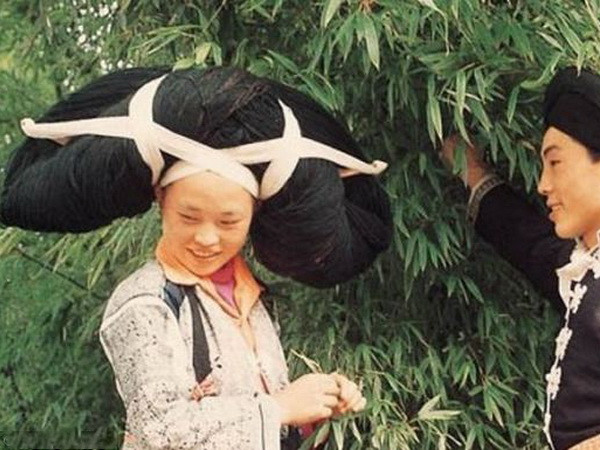 Dân tộc dùng tóc rụng làm vật trang sức ở Trung Quốc ảnh 5