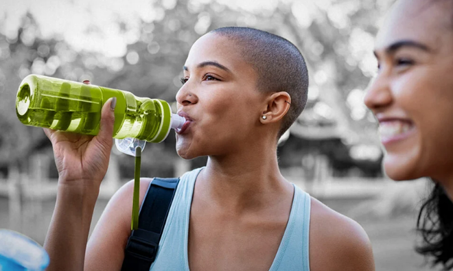 Người phụ nữ 35 tuổi tử vong tại Mỹ do uống quá nhiều nước ảnh 1