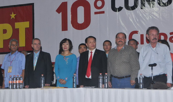Ông Lê Quang Vĩnh (thứ 4 từ trái sang) dự Đại hội X đảng PT. (Ảnh: Việt Hùng/Vietnam+) Tăng cường hợp tác giữa Đảng Cộng sản Việt Nam và đảng Lao động Mexico ảnh 1