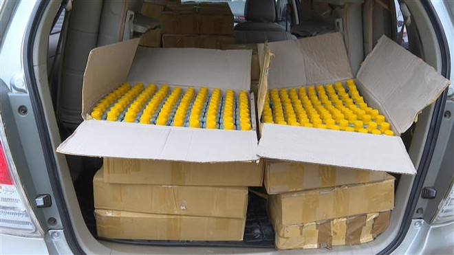 Phát hiện hai xe ôtô vận chuyển thuốc bảo vệ thực vật cấm sử dụng ảnh 1