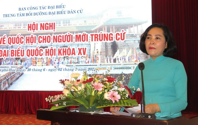 Bà Nguyễn Thị Thanh, Trưởng Ban Công tác đại biểu phát biểu tại hội nghị. (Ảnh: Tường Vi/TTXVN) Bồi dưỡng, nâng cao kỹ năng cho đại biểu Quốc hội mới trúng cử ảnh 1