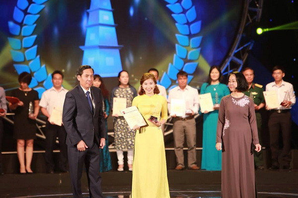 Chủ tịch nước: Nhà báo không được uốn cong ngòi bút trước cám dỗ ảnh 1