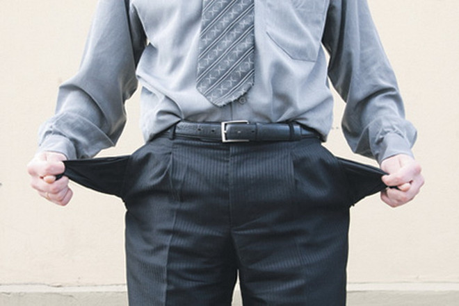 "Cuộc chiến" cấm vận khiến túi tiền của người dân Nga teo tóp ảnh 1