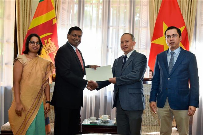 ĐSQ Sri Lanka hỗ trợ người dân miền Trung khắc phục hậu quả lũ lụt ảnh 1