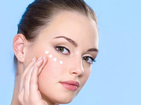 Bật mí các bí quyết chăm sóc vùng da quanh mắt ảnh 2