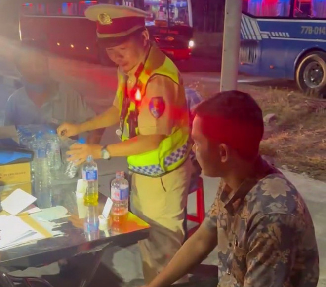 Phú Yên: Lái xe khách dương tính với ma túy, tắt thiết bị giám sát ảnh 1