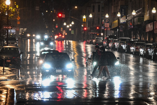 Mưa lớn tại San Francisco, bang California, Mỹ ngày 18/2 vừa qua. (Ảnh: AA/TTXVN) ttxvn_lu_quet_tai_bang_california.jpg