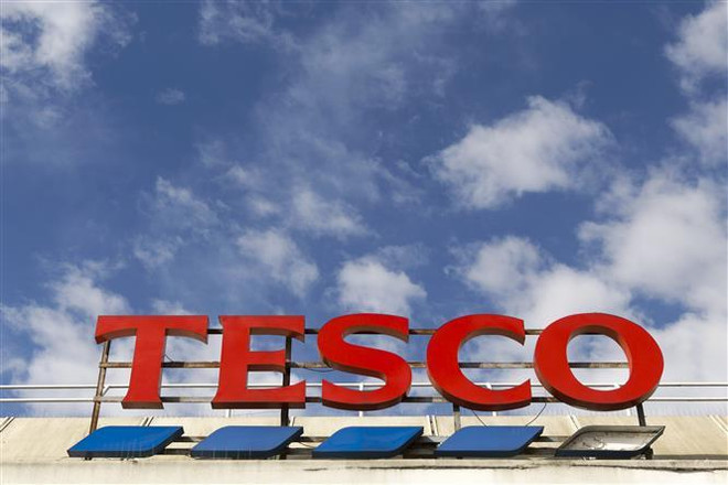 Nhân viên khiêu vũ suốt 30 giờ mừng sinh nhật Tesco 100 tuổi ảnh 1