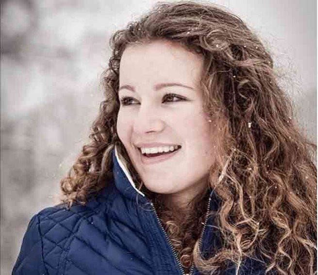 Cuộc sống giản dị gây kinh ngạc của nữ tỷ phú trẻ nhất thế giới ảnh 1