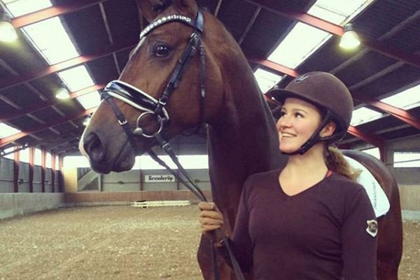 Cuộc sống giản dị gây kinh ngạc của nữ tỷ phú trẻ nhất thế giới ảnh 2