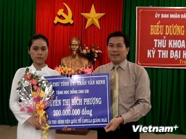 240 triệu đồng hỗ trợ cho thủ khoa khối C cao nhất nước ảnh 1