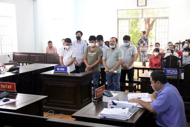 Bình Thuận: Phạt tù 6 đối tượng làm giả giấy xét nghiệm SARS-CoV-2 ảnh 1