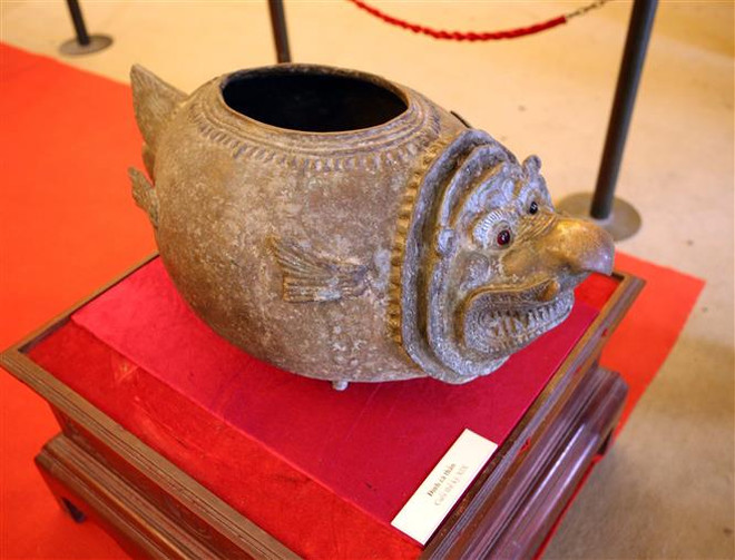 Du ngoạn về quá khứ với bộ sưu tập cổ vật của người Đà Nẵng ảnh 1