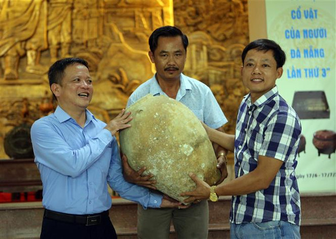 Du ngoạn về quá khứ với bộ sưu tập cổ vật của người Đà Nẵng ảnh 2