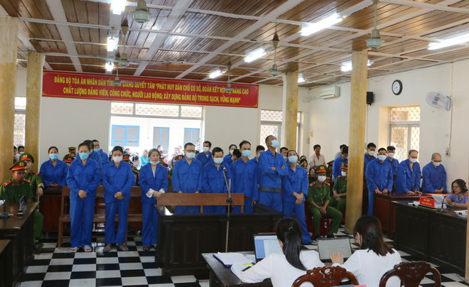 Bà trùm Mười Tường lĩnh 23 năm tù trong vụ buôn lậu 51kg vàng ảnh 2