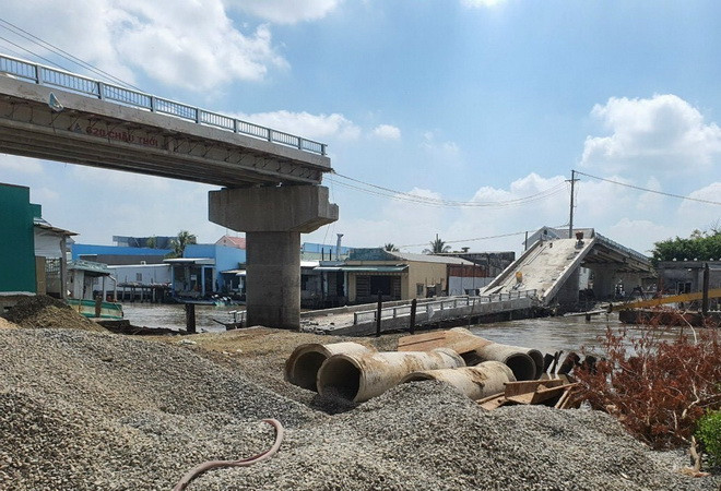Cà Mau khẩn trương khắc phục sự cố sập cầu bắc qua sông Cái Đôi Vàm ảnh 1