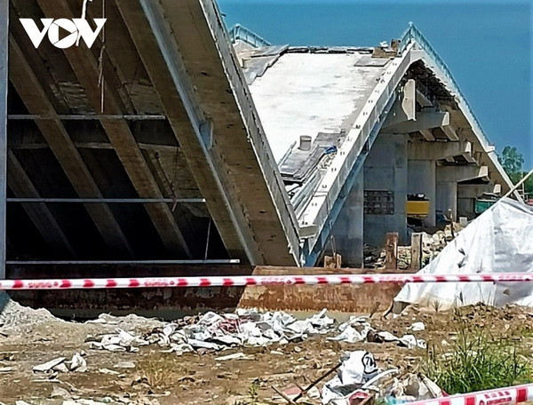 Cà Mau: Cầu hơn 54 tỷ đồng sắp hoàn thành bất ngờ bị sụp ảnh 1