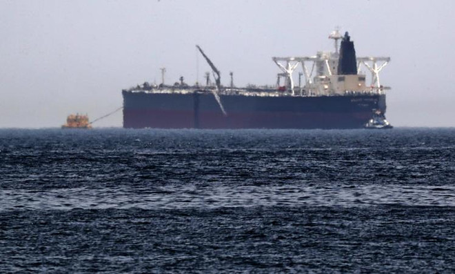 Tàu chở dầu thô Amjad của Saudi Arabia. (Ảnh: AFP/TTXVN) Nga và Saudi Arabia nhất trí gia hạn thỏa thuận giảm sản lượng dầu thô ảnh 1