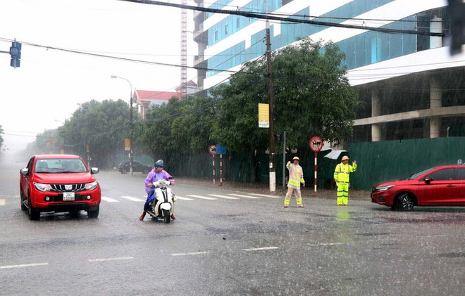 Khả năng xuất hiện mưa lớn ở miền Trung trong 10 ngày tới ảnh 1