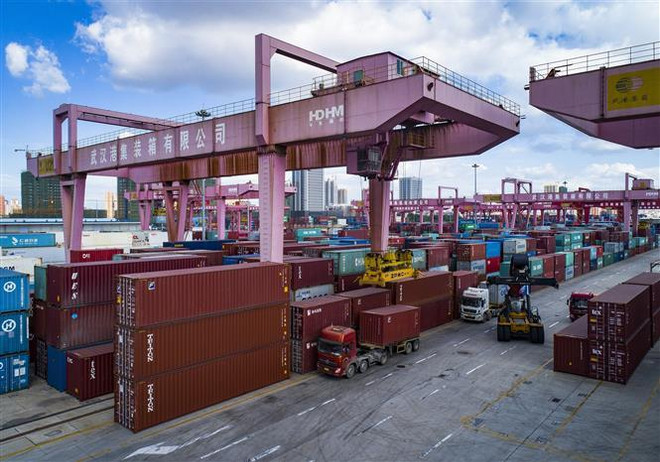 Châu Á thiệt hại nặng nề vì cuộc chiến thương mại Mỹ-Trung ảnh 1