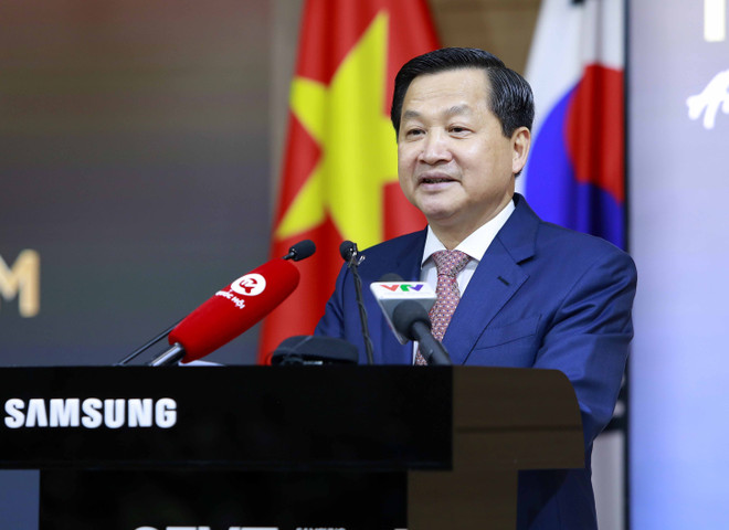 Phó Thủ tướng Lê Minh Khái phát biểu tại buổi lễ. (Ảnh: An Đăng/TTXVN) Samsung phấn đấu trở thành trung tâm nuôi dưỡng nhân tài của Việt Nam ảnh 2