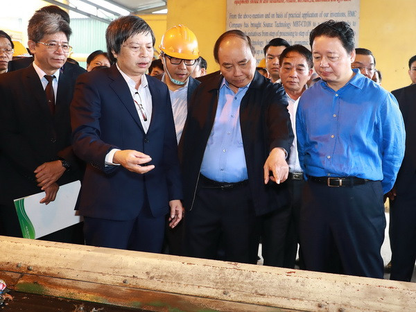 Thủ tướng khảo sát công nghệ điện-rác “made in Việt Nam” ở Hà Nam ảnh 1