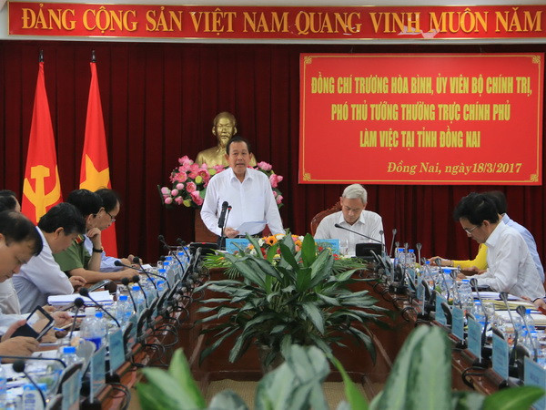 Phó Thủ tướng Trương Hòa Bình chủ trì buổi làm việc với lãnh đạo tỉnh Đồng Nai. (Ảnh: Sỹ Tuyên/TTXVN) Phó Thủ tướng: Ưu tiên chọn vốn đầu tư có hàm lượng khoa học cao ảnh 1