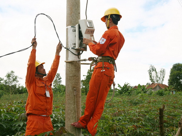 100% số xã ở các tỉnh Tây Nguyên đã có điện lưới quốc gia ảnh 1