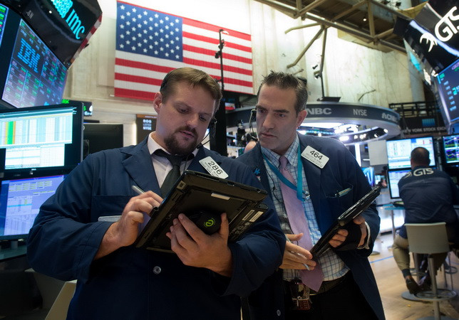 Thị trường chứng khoán Mỹ đồng loạt giảm điểm trong phiên 24/8 ảnh 1