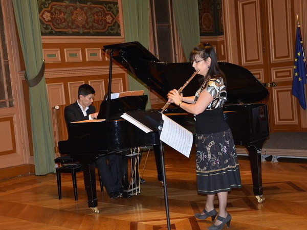 Hòa nhạc ở Paris vì nạn nhân chất độc da cam/dioxin Việt Nam ảnh 1