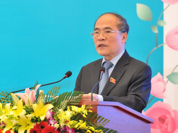 Chủ tịch Quốc hội gặp mặt các nữ nghị sỹ và lãnh đạo nữ ảnh 1