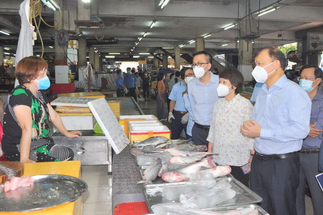 TP Hồ Chí Minh tận dụng điểm bán lẻ đưa thực phẩm đến người dân ảnh 2