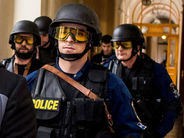 Hungary bắt giữ đối tượng âm mưu giết người hàng loạt ảnh 1