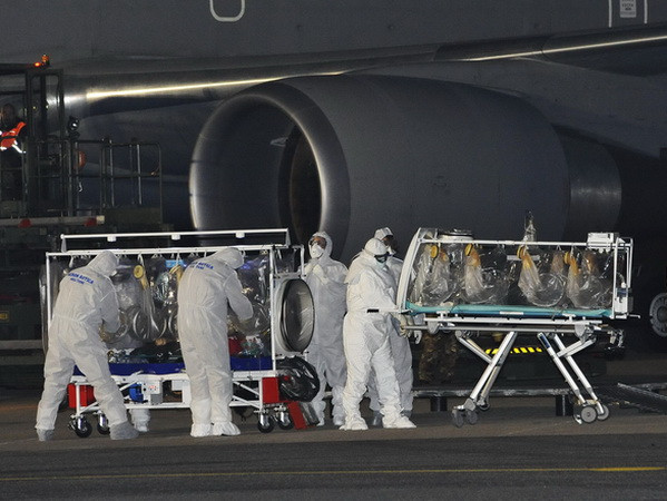 Canada gửi 40 chuyên gia y tế đếnTây Phi giúp đối phó Ebola ảnh 1