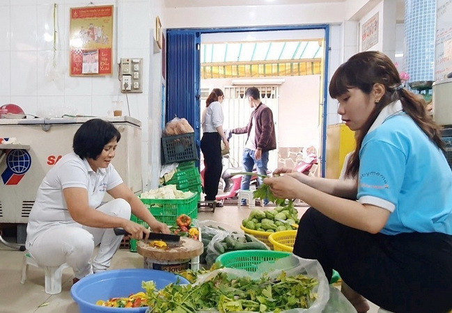 TP.HCM: Những bữa ăn miễn phí dành cho bệnh nhân nghèo ảnh 2