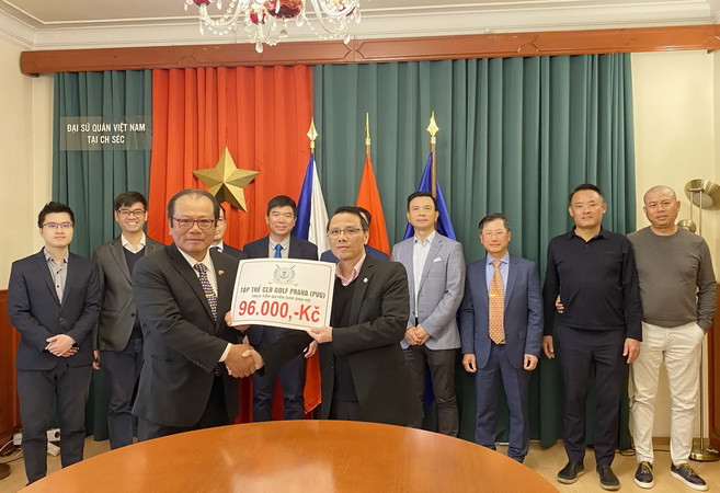 Tiếp tục lan tỏa hỗ trợ đồng bào Việt Nam sơ tán từ Ukraine tại Séc ảnh 1