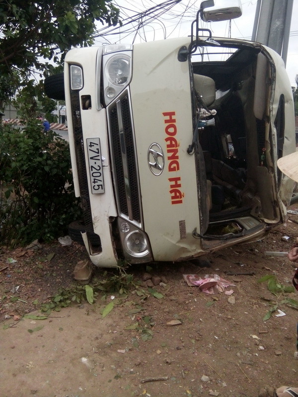 Bình Phước: Hai xe khách tông nhau, hàng chục người thoát chết ảnh 2