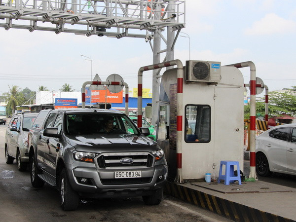 Giao thông lại hỗn loạn tại trạm BOT Cần Thơ-Phụng Hiệp ảnh 1