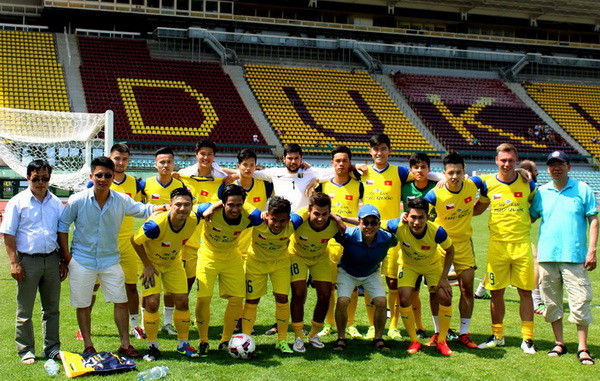 Sôi nổi Giải Bóng đá Thanh niên, sinh viên Việt Nam mở rộng tại Séc ảnh 2