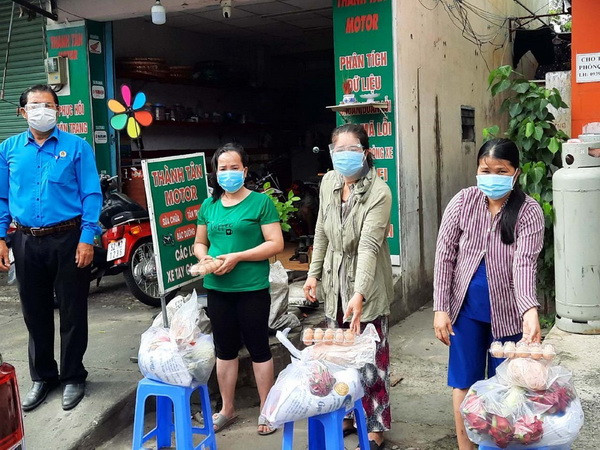 TP.HCM: Hỗ trợ 10.000 phần quà cho công nhân ở KCN, khu chế xuất ảnh 1