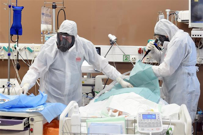 Nam giới mắc COVID-19 có nguy cơ tử vong cao hơn nữ giới ảnh 1